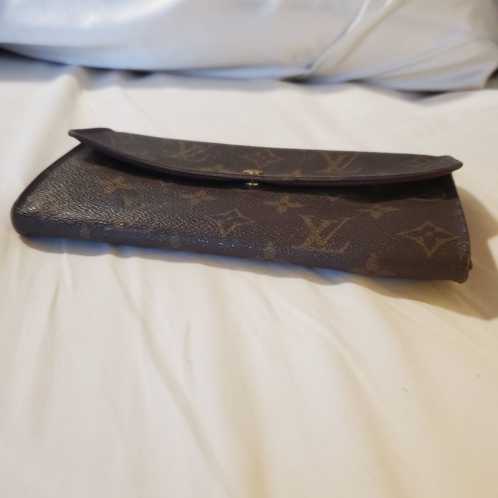 Louis Vuitton Sarah Wallet - Picture 5 of 16